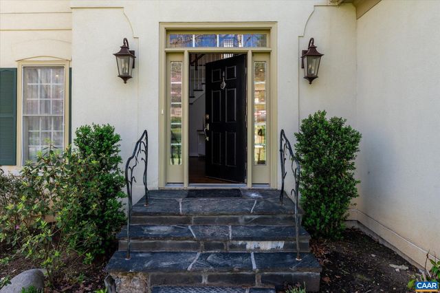 3255 AVEBURY LN, Keswick, VA 22947
