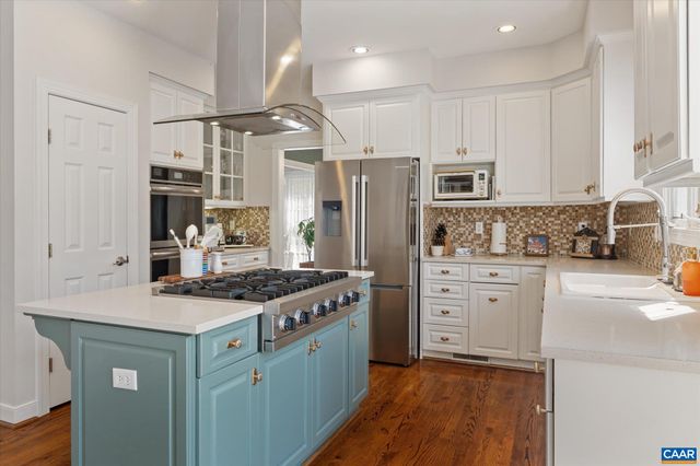 3255 AVEBURY LN, Keswick, VA 22947