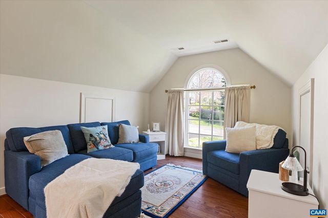 3255 AVEBURY LN, Keswick, VA 22947