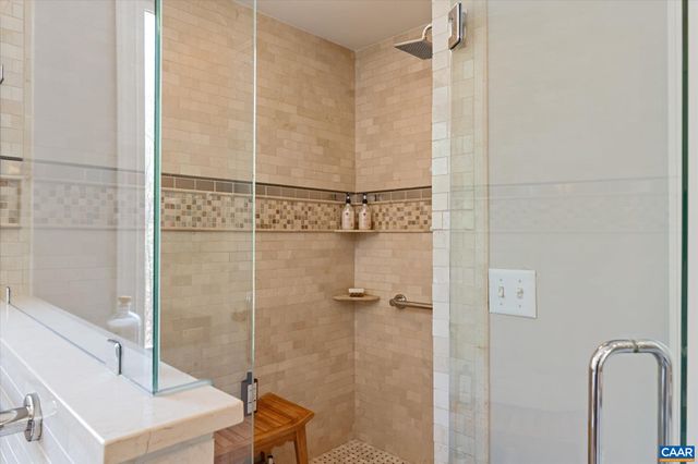 3255 AVEBURY LN, Keswick, VA 22947