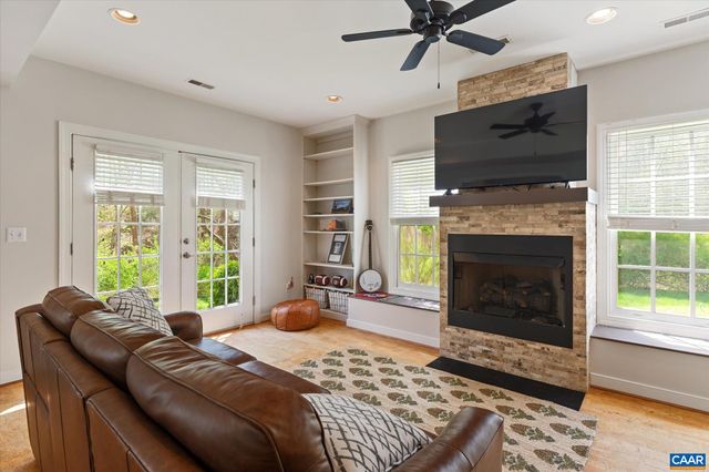3255 AVEBURY LN, Keswick, VA 22947