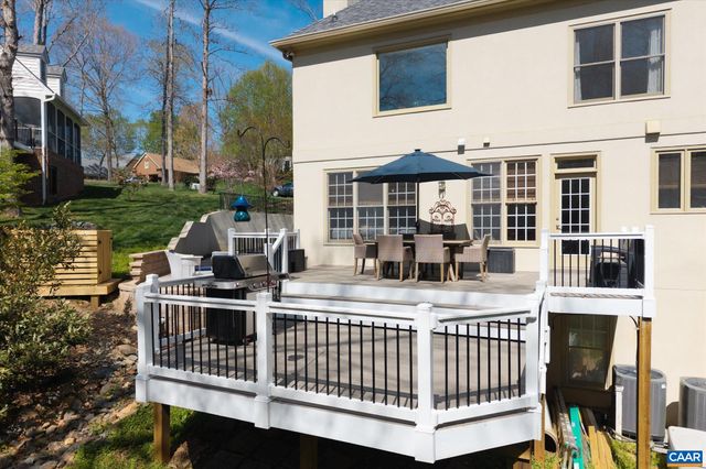 3255 AVEBURY LN, Keswick, VA 22947