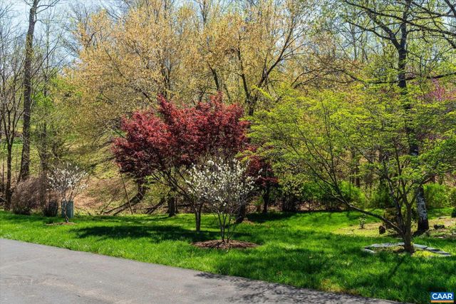3255 AVEBURY LN, Keswick, VA 22947