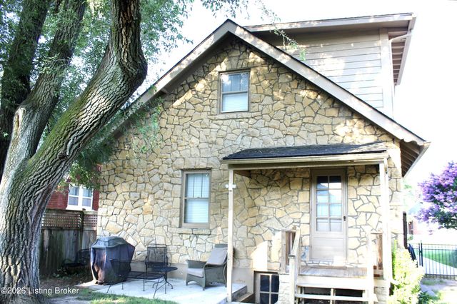 103 Oxford Pl, Louisville, KY 40207