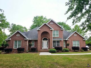 245 Sterling Drive, Byron, GA 31008