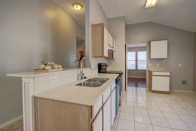 5517 Londonderry Court, Arlington, TX 76018