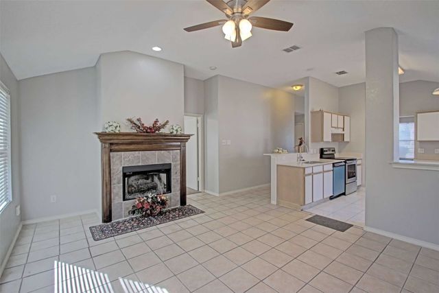 5517 Londonderry Court, Arlington, TX 76018