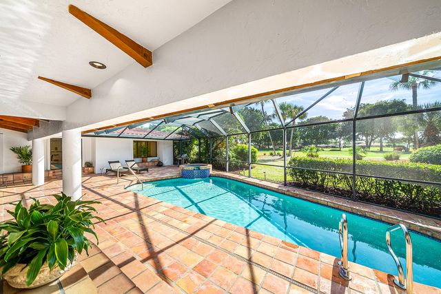 112 Glenbrook Court, Atlantis, FL 33462