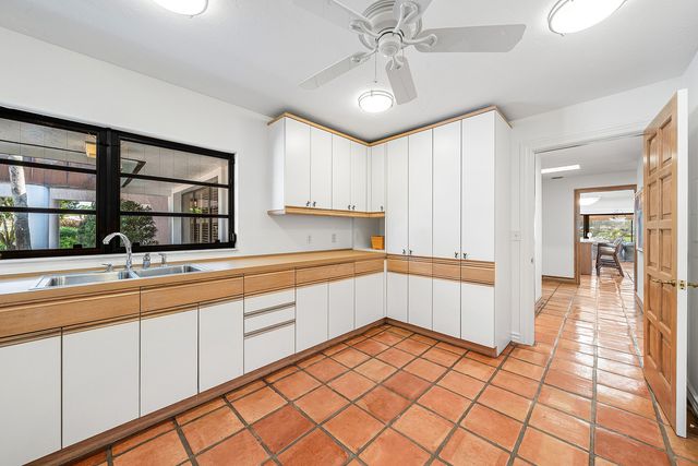 112 Glenbrook Court, Atlantis, FL 33462