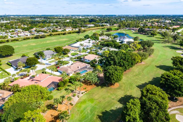 112 Glenbrook Court, Atlantis, FL 33462