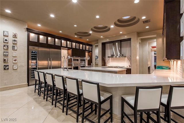 15 Golden Sunray Lane, Las Vegas, NV 89135