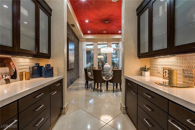 15 Golden Sunray Lane, Las Vegas, NV 89135