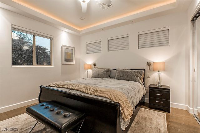 15 Golden Sunray Lane, Las Vegas, NV 89135