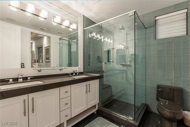 15 Golden Sunray Lane, Las Vegas, NV 89135