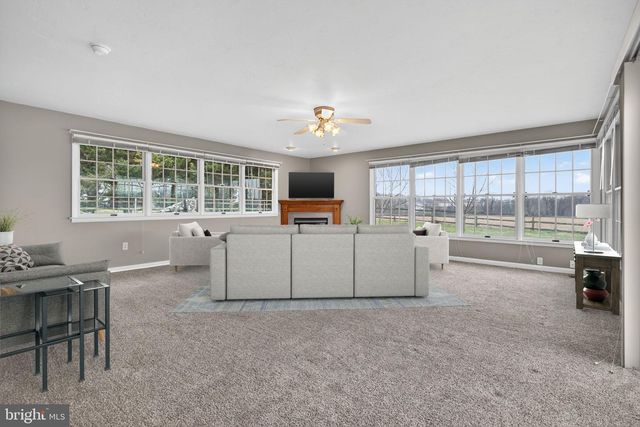 150 YOE DR, Red Lion, PA 17356