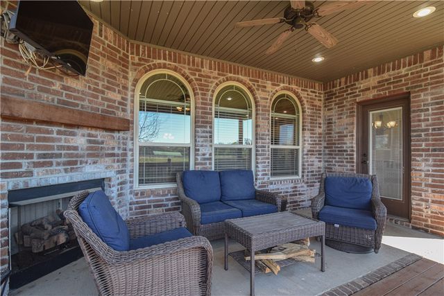 903 Ravine Street, Cave Springs, AR 72718