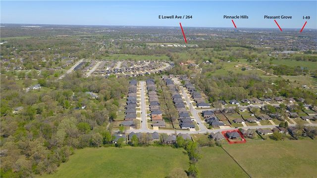 903 Ravine Street, Cave Springs, AR 72718