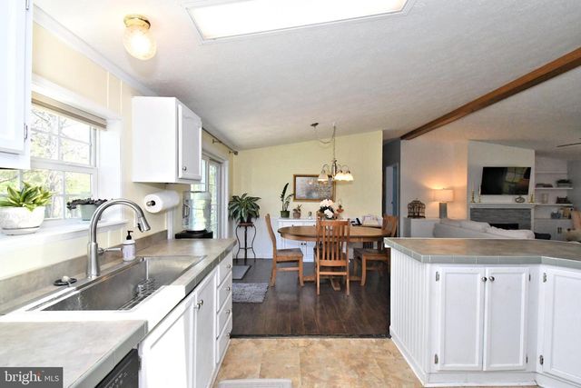 454 W PALETOWN RD, Quakertown, PA 18951
