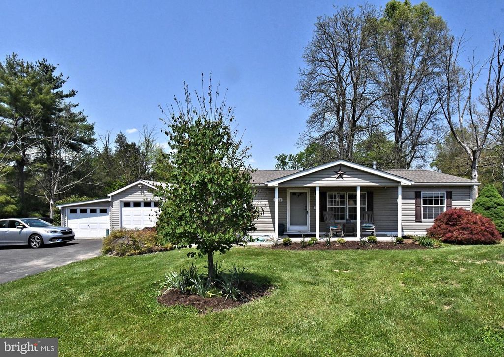 454 W PALETOWN RD, Quakertown, PA 18951