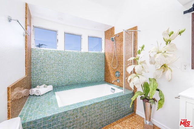 28711 PACIFIC COAST Highway 30, Malibu, CA 90265