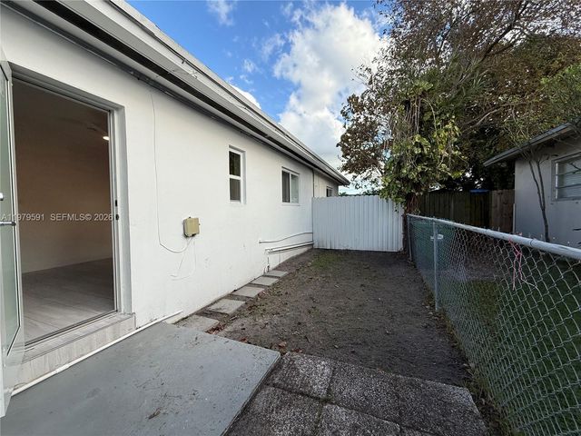 7550 NW 2nd Ter 7550, Miami, FL 33126