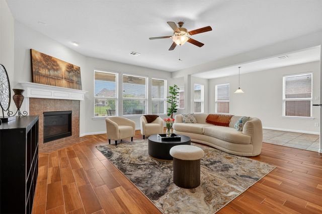 17919 Creek Bluff Lane, Cypress, TX 77433