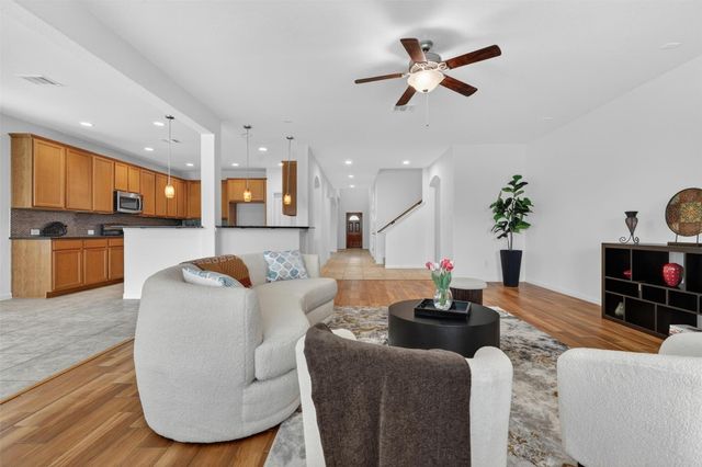 17919 Creek Bluff Lane, Cypress, TX 77433