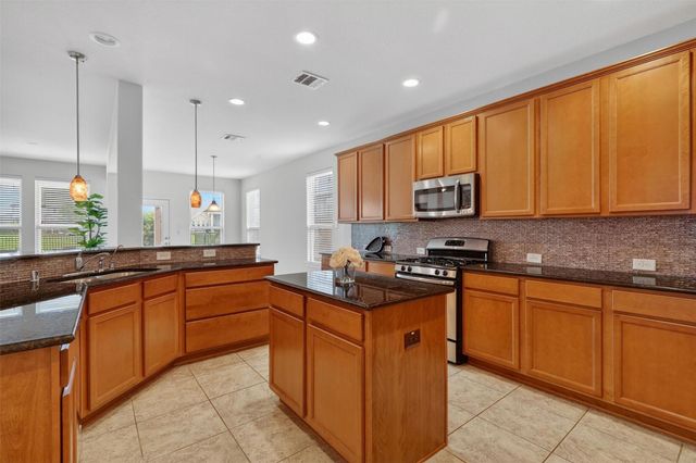 17919 Creek Bluff Lane, Cypress, TX 77433