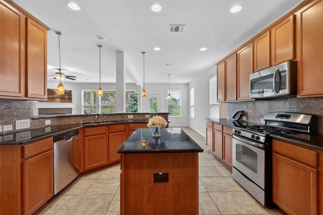 17919 Creek Bluff Lane, Cypress, TX 77433