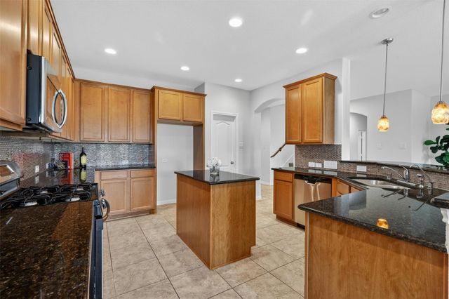 17919 Creek Bluff Lane, Cypress, TX 77433
