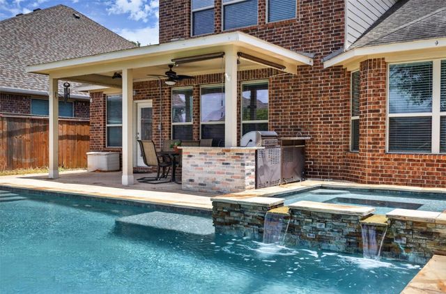 17919 Creek Bluff Lane, Cypress, TX 77433