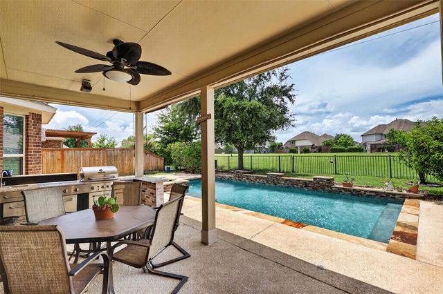 17919 Creek Bluff Lane, Cypress, TX 77433