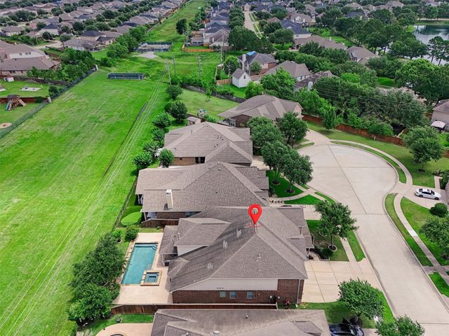 17919 Creek Bluff Lane, Cypress, TX 77433