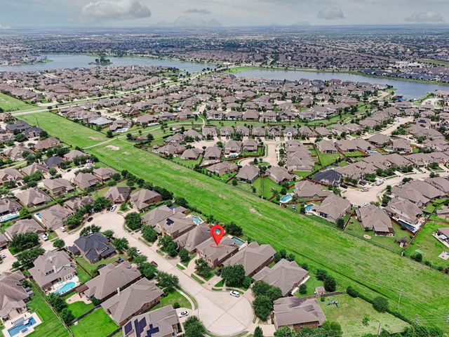 17919 Creek Bluff Lane, Cypress, TX 77433