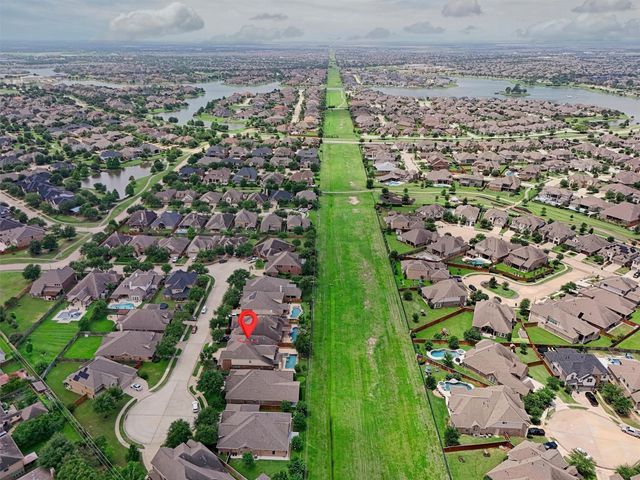 17919 Creek Bluff Lane, Cypress, TX 77433