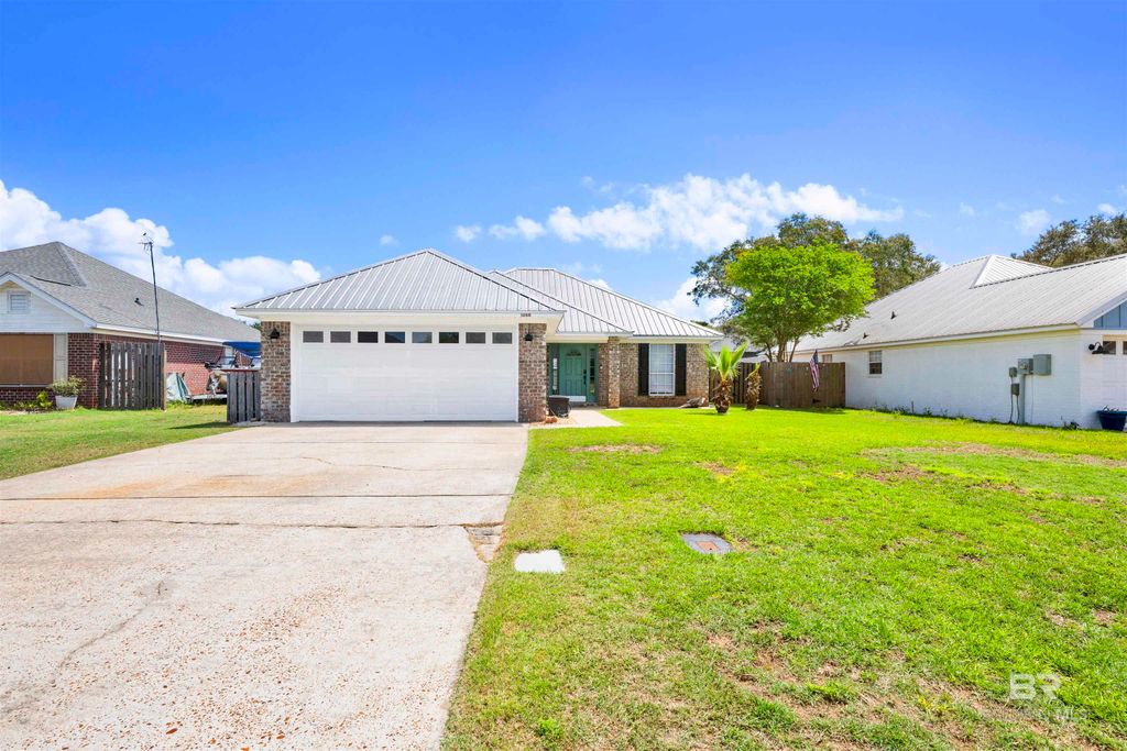 1368 W Hardwood Drive, Gulf Shores, AL 36542