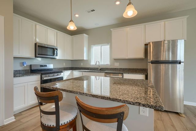 89 Hutchison Street, Ashville, OH 43103