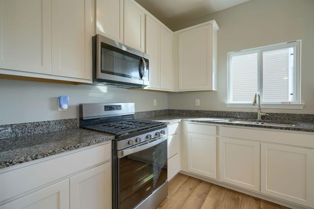 89 Hutchison Street, Ashville, OH 43103