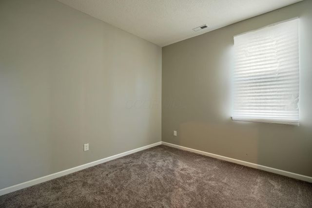 89 Hutchison Street, Ashville, OH 43103