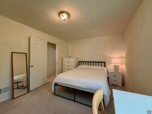 2542 SE Wisconsin AVE, Topeka, KS 66605