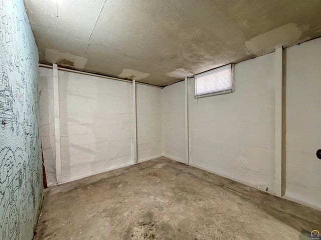 2542 SE Wisconsin AVE, Topeka, KS 66605