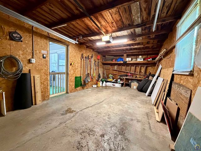2542 SE Wisconsin AVE, Topeka, KS 66605