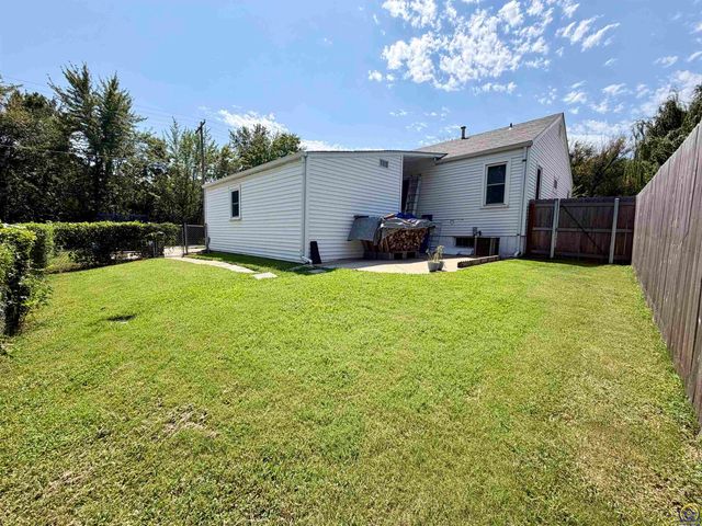 2542 SE Wisconsin AVE, Topeka, KS 66605