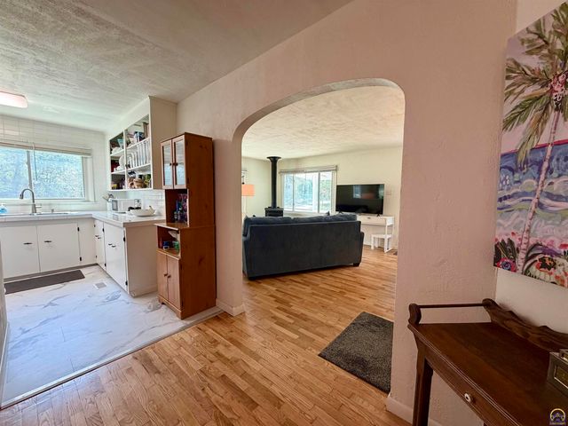 2542 SE Wisconsin AVE, Topeka, KS 66605
