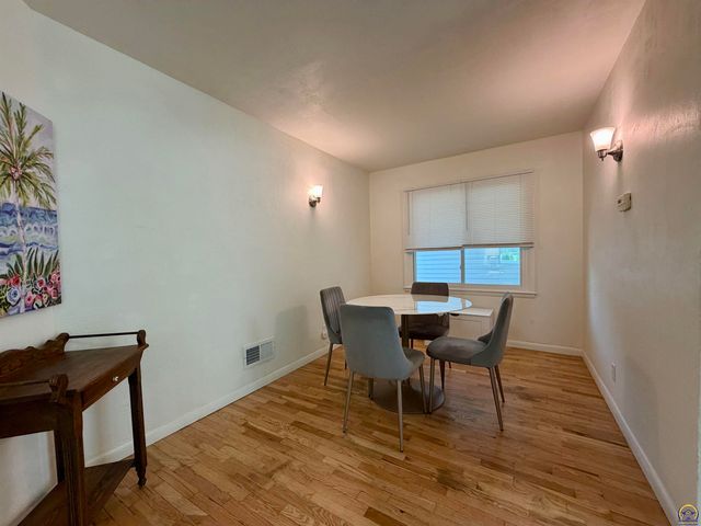 2542 SE Wisconsin AVE, Topeka, KS 66605