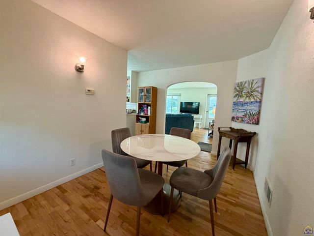 2542 SE Wisconsin AVE, Topeka, KS 66605