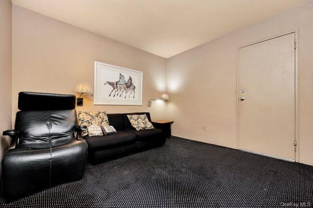 27 Fairway Drive, Manhasset, NY 11030