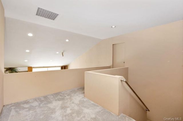 27 Fairway Drive, Manhasset, NY 11030