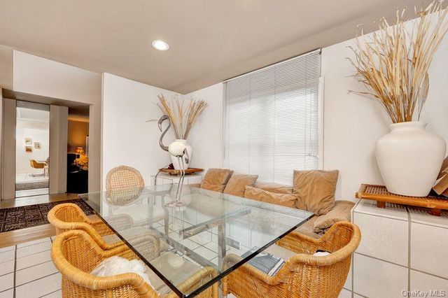 27 Fairway Drive, Manhasset, NY 11030