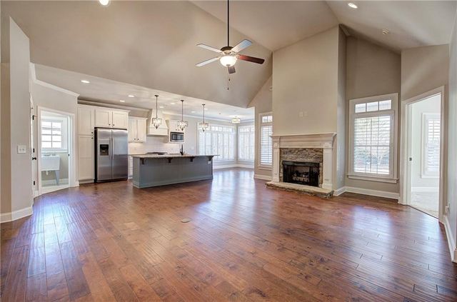 223 Lenox SE Road, Calhoun, GA 30701